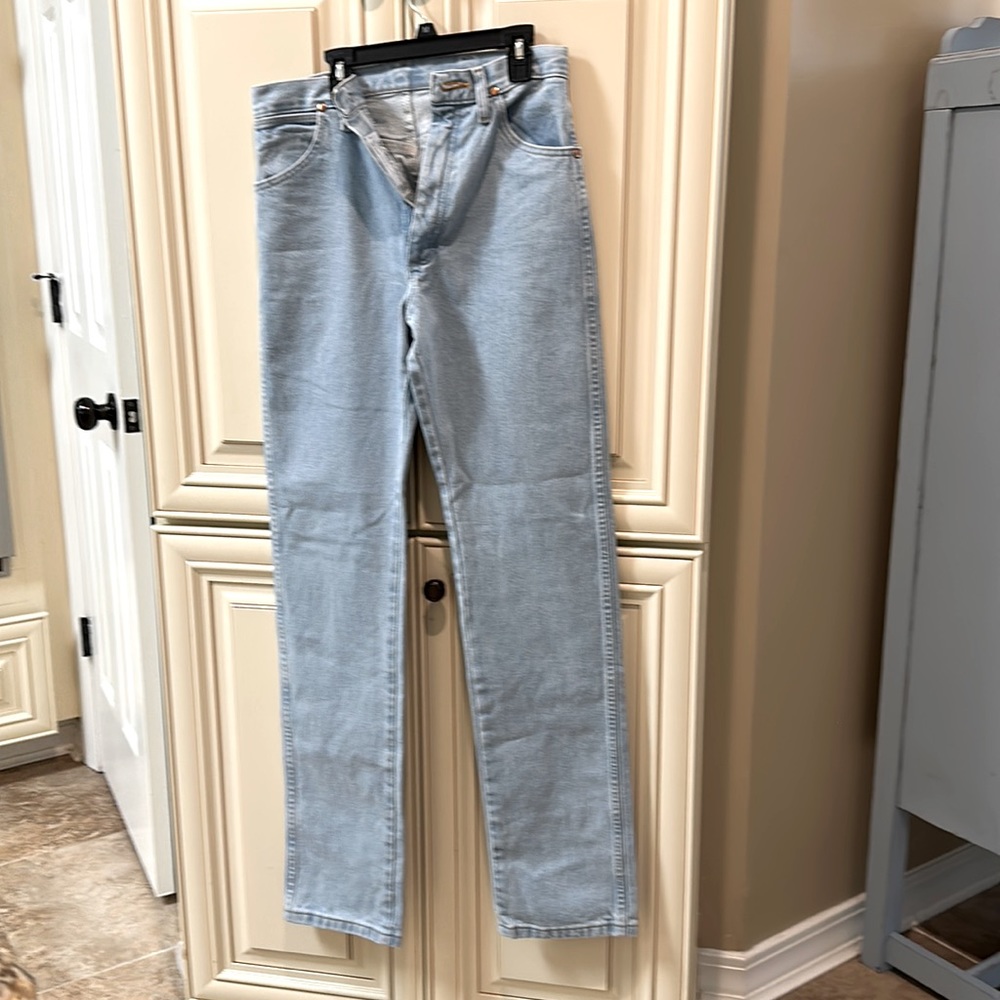NWOT tags. Womens wrangler jeans
